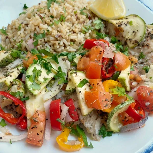 Pescado al horno con vegetales